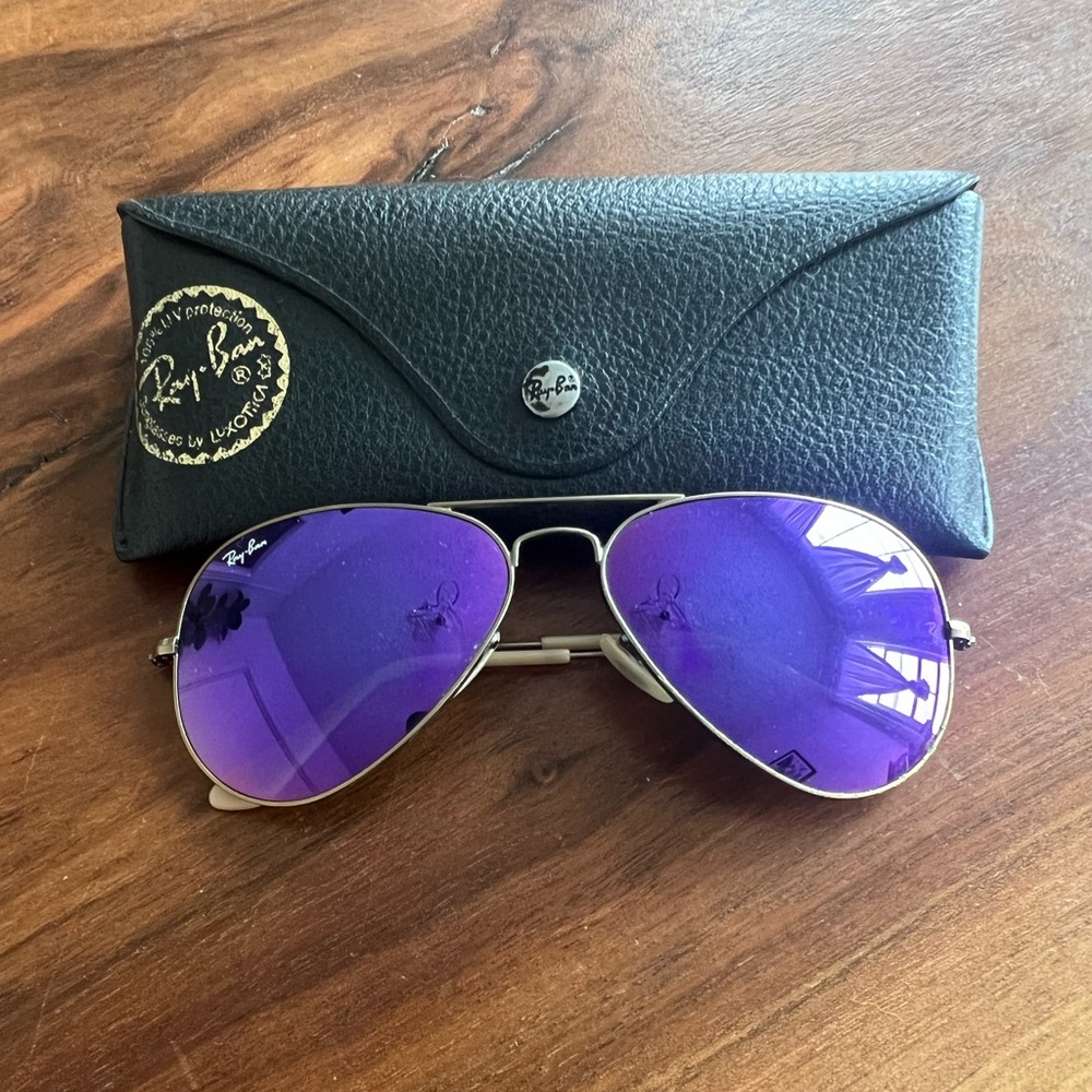 Purple aviator Ray-Ban sunglasses
